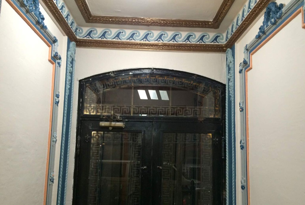 vestibule_lrg